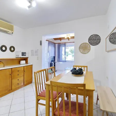 Rouladina Apartment Stalos